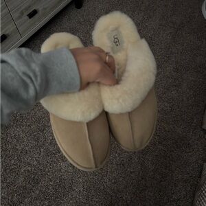 UGG Women's Cream and Tan Slippers